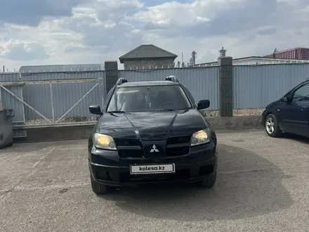 Mitsubishi Outlander 2004 годаүшін4 000 000 тг. в Астана – фото 2