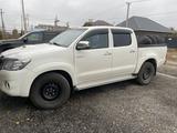Toyota Hilux 2013 года за 7 800 000 тг. в Уральск