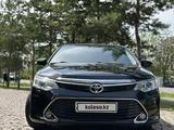Toyota Camry 2016 года за 10 400 000 тг. в Алматы – фото 2