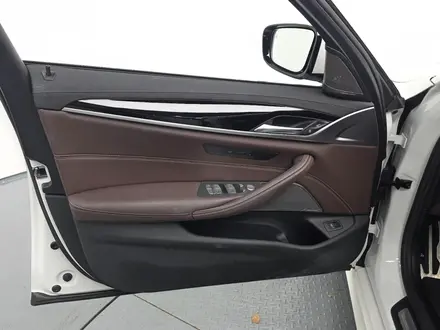 BMW 530 XDrive 2022 года за 20 500 000 тг. в Алматы – фото 10