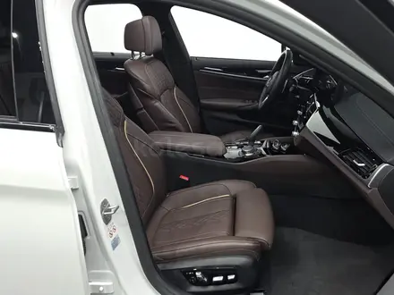 BMW 530 XDrive 2022 года за 20 500 000 тг. в Алматы – фото 22