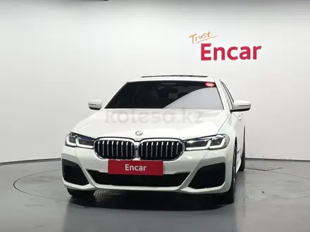 BMW 530 XDrive 2022 года за 20 500 000 тг. в Алматы – фото 2