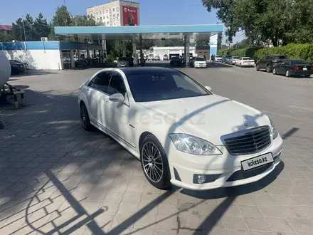 Mercedes-Benz S 63 AMG 2008 года за 14 500 000 тг. в Алматы – фото 2