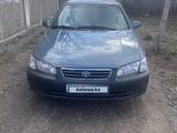 Toyota Camry 2001 года за 3 800 000 тг. в Астана