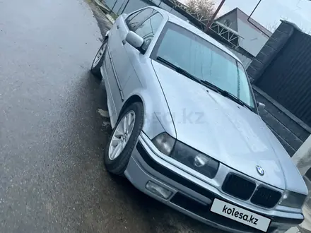 BMW 320 1993 года за 2 400 000 тг. в Алматы – фото 2