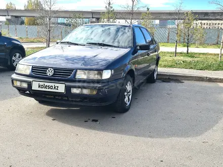 Volkswagen Passat 1995 года за 770 000 тг. в Астана