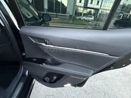 Toyota Camry 2023 года за 13 500 000 тг. в Усть-Каменогорск – фото 21