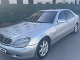 Mercedes-Benz S 500 2000 года за 3 200 000 тг. в Актау – фото 5