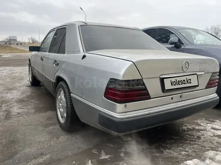 Mercedes-Benz E 200 1995 года за 1 850 000 тг. в Костанай – фото 6