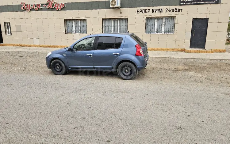 Renault Sandero 2013 годаүшін3 800 000 тг. в Атырау