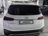 Hyundai Santa Fe 2019 года за 13 600 000 тг. в Алматы – фото 2