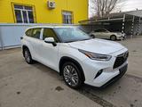 Toyota Highlander 2023 года за 33 800 000 тг. в Атырау – фото 3