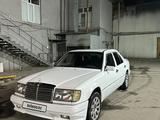 Mercedes-Benz E 200 1993 года за 800 000 тг. в Алматы