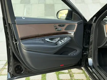 Mercedes-Benz S 500 2015 года за 23 990 000 тг. в Алматы – фото 13