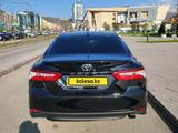 Toyota Camry 2021 года за 13 500 000 тг. в Алматы – фото 5