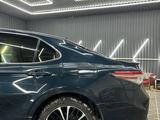 Toyota Camry 2018 года за 13 500 000 тг. в Алматы – фото 4