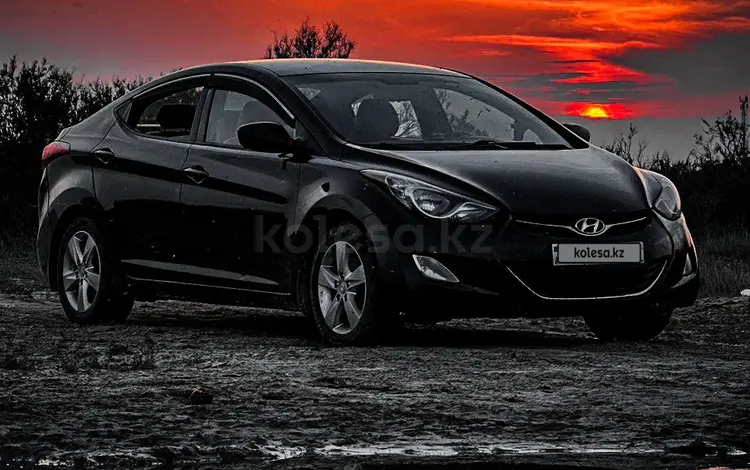 Hyundai Elantra 2013 года за 3 500 000 тг. в Атырау