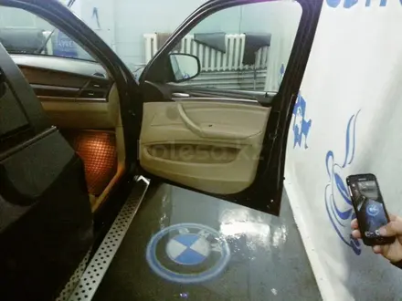 Подсветка дверей с логотипом авто, штатные, оригинал в Астана – фото 3