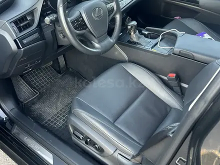 Lexus ES 250 2023 года за 23 000 000 тг. в Алматы – фото 3