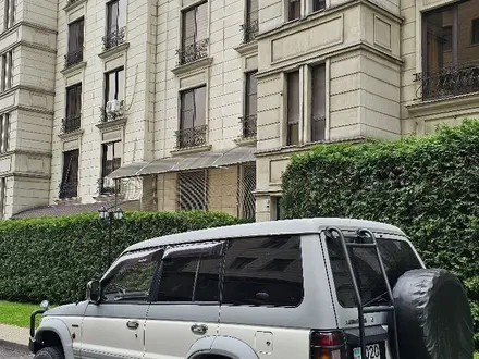 Mitsubishi Pajero 1995 года за 5 555 555 тг. в Алматы – фото 3