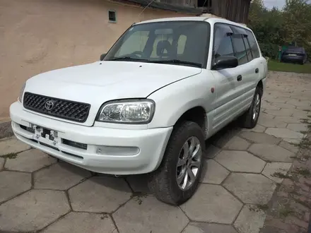 Toyota RAV4 1998 года за 2 800 000 тг. в Усть-Каменогорск – фото 2