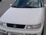 Volkswagen Passat 1995 годаfor2 700 000 тг. в Актау – фото 4