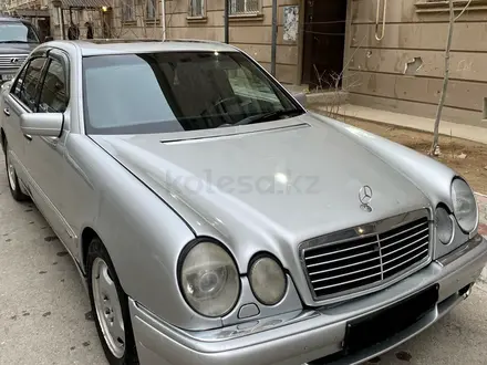 Mercedes-Benz E 320 1998 года за 2 600 000 тг. в Актау – фото 7