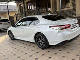 Toyota Camry 2021 года за 17 500 000 тг. в Алматы – фото 4
