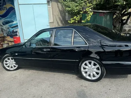 Mercedes-Benz S 320 1997 года за 5 300 000 тг. в Шымкент – фото 9