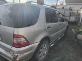Mercedes-Benz ML 320 2002 годаүшін3 000 000 тг. в Уральск – фото 2