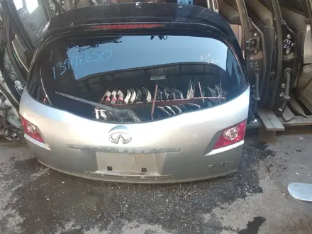 Крышка дверь багажника Infiniti за 120 000 тг. в Алматы