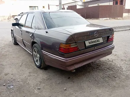 Mercedes-Benz E 300 1991 года за 2 000 000 тг. в Жезказган – фото 13