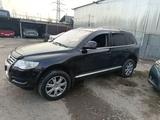 Volkswagen Touareg 2007 года за 4 700 000 тг. в Алматы – фото 3