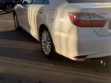 Toyota Camry 2014 года за 9 200 000 тг. в Актобе – фото 4