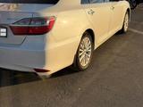 Toyota Camry 2014 года за 9 200 000 тг. в Актобе – фото 5