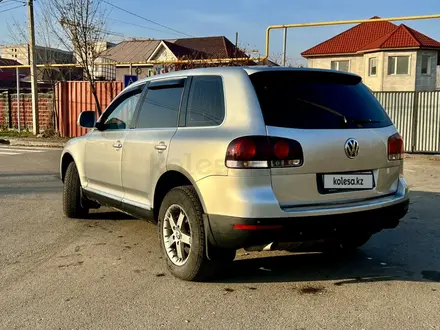 Volkswagen Touareg 2007 года за 6 500 000 тг. в Алматы – фото 3