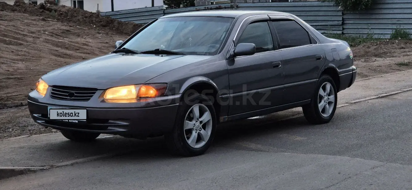 Toyota Camry, 1999