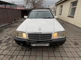 Mercedes-Benz C 180 1995 года за 1 500 000 тг. в Караганда