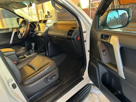 Toyota Land Cruiser Prado 2015 года за 18 900 000 тг. в Атырау – фото 16