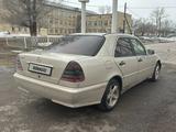 Mercedes-Benz C 240 1998 года за 3 000 000 тг. в Караганда – фото 4