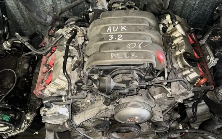 Двигатель Audi A6C6 3.2 за 2 453 тг. в Алматы