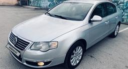 Volkswagen Passat 2005 годаfor3 900 000 тг. в Алматы – фото 5