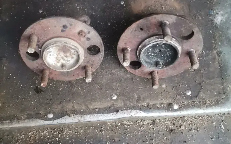 Ступицы задний Хундай Саната 4 за 15 000 тг. в Астана