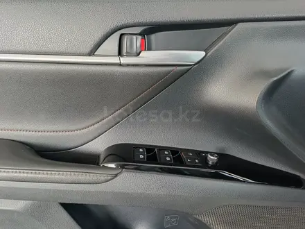Toyota Camry 2020 года за 10 881 700 тг. в Шымкент – фото 15