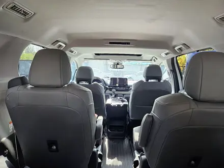 Toyota Sienna 2022 года за 28 888 888 тг. в Алматы – фото 7