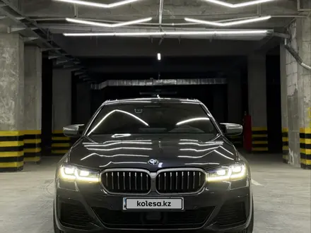 BMW 550 2022 года за 38 000 000 тг. в Алматы – фото 15