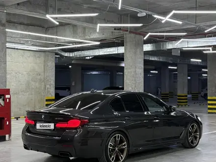 BMW 550 2022 года за 38 000 000 тг. в Алматы – фото 19