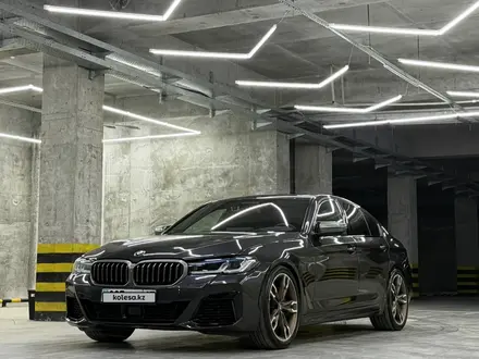 BMW 550 2022 года за 38 000 000 тг. в Алматы – фото 2