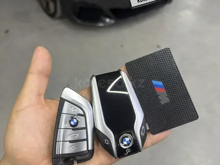 BMW 550 2022 года за 38 000 000 тг. в Алматы – фото 21
