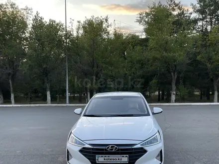 Hyundai Elantra 2019 года за 6 750 000 тг. в Караганда